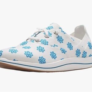 NEW Clarks Cloudsteppers  Breeze Ave Sneakers Sz 7.5